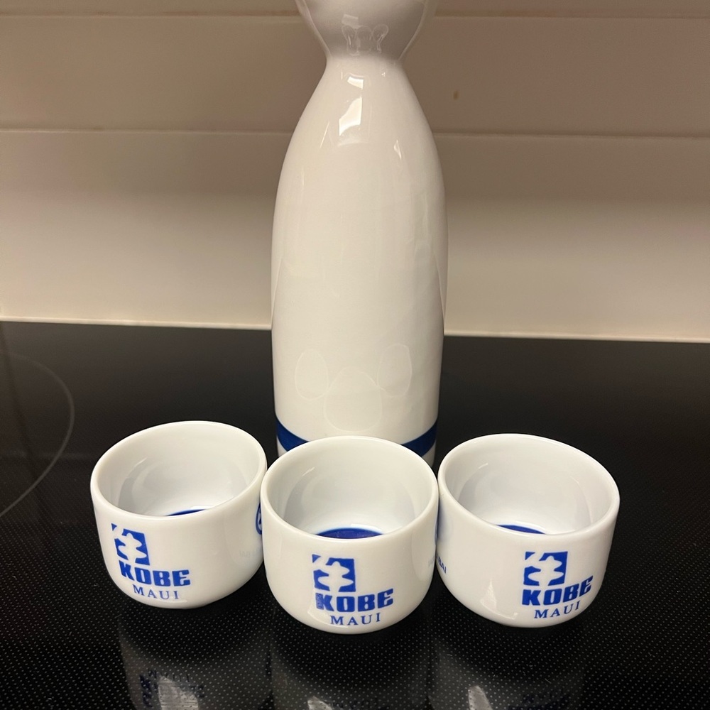Vintage Kobe Japanese Steak House Sake Set